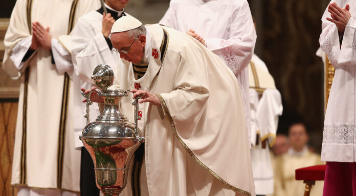 Thánh Lễ Truyền Dầu: Đức Chúa đã xức dần tấn phong tôi