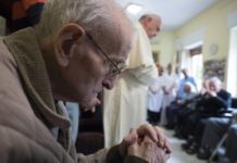 Sứ điệp Đức Thánh Cha gửi các linh mục cao niên