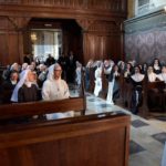 Tu phục tu sĩ làm chứng, thu hút và khuyến khích loan báo Tin Mừng