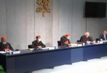 Tòa Thánh tái khẳng định kỷ luật rước lễ chung