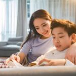 Mẹ bảo con đi tu